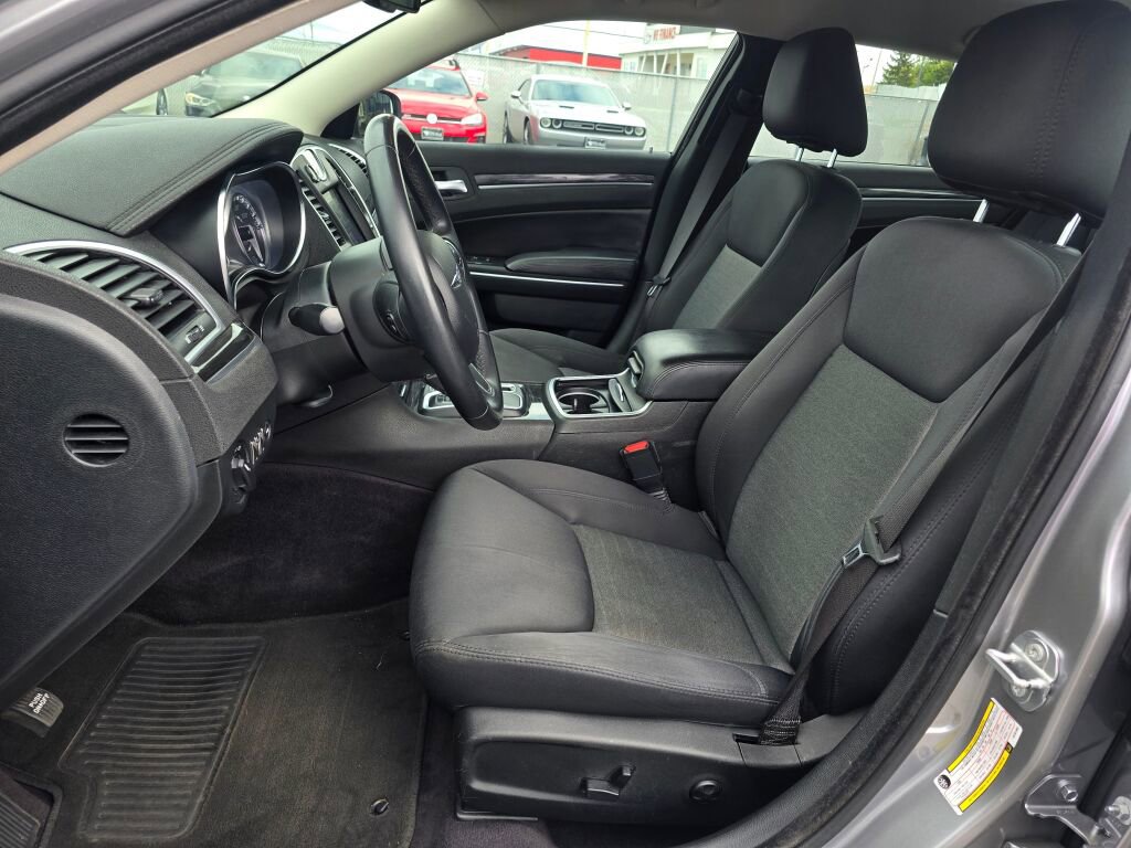 Used 2018 Chrysler 300 Touring w/ Sport Appearance Package RWD image 21