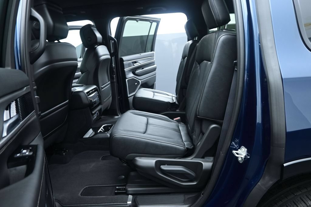 New 2026 Jeep Grand Wagoneer Limited AWD/4WD image 13