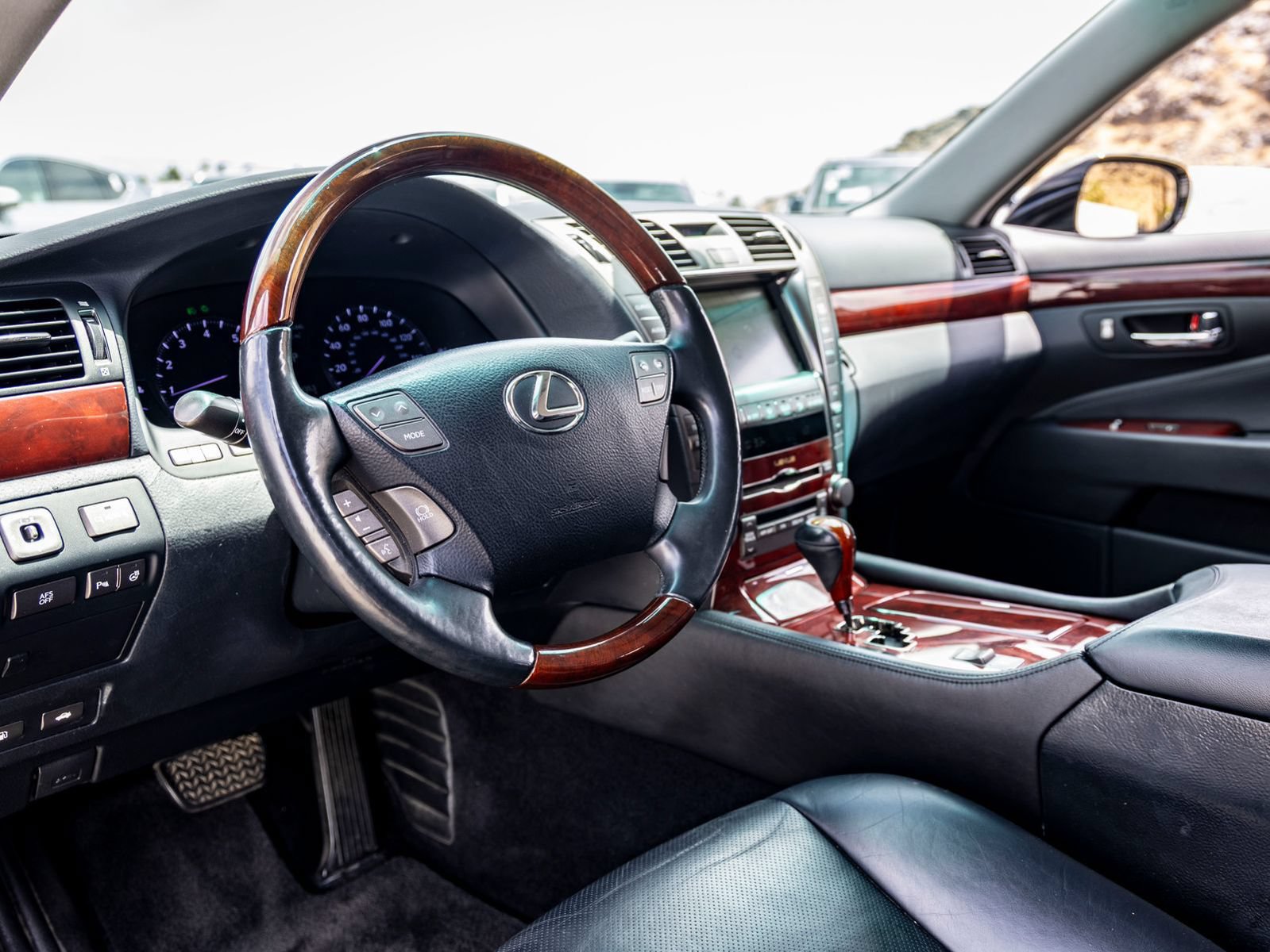 Used 2008 Lexus LS 460 RWD image 9