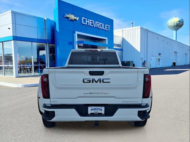Used 2024 GMC Sierra 3500 Denali Ultimate image 4
