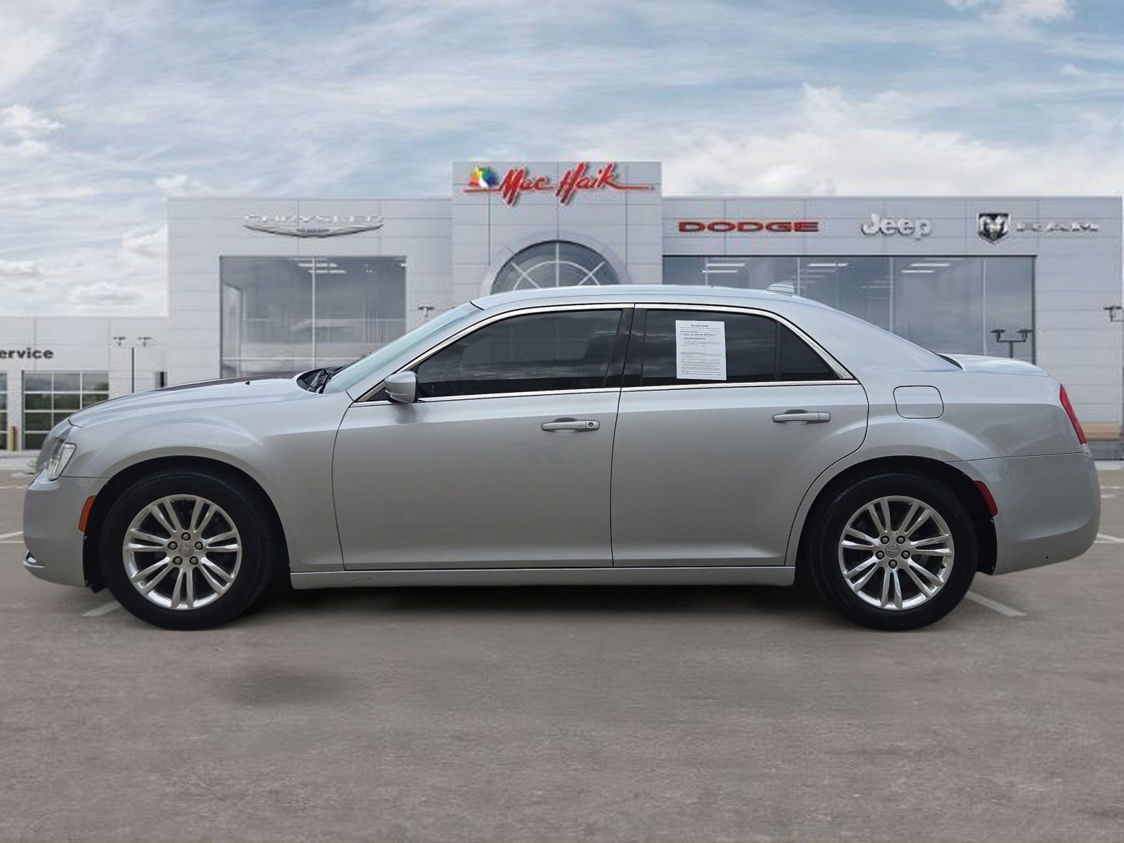 Used 2020 Chrysler 300 Touring w/ Driver Convenience Group image 2