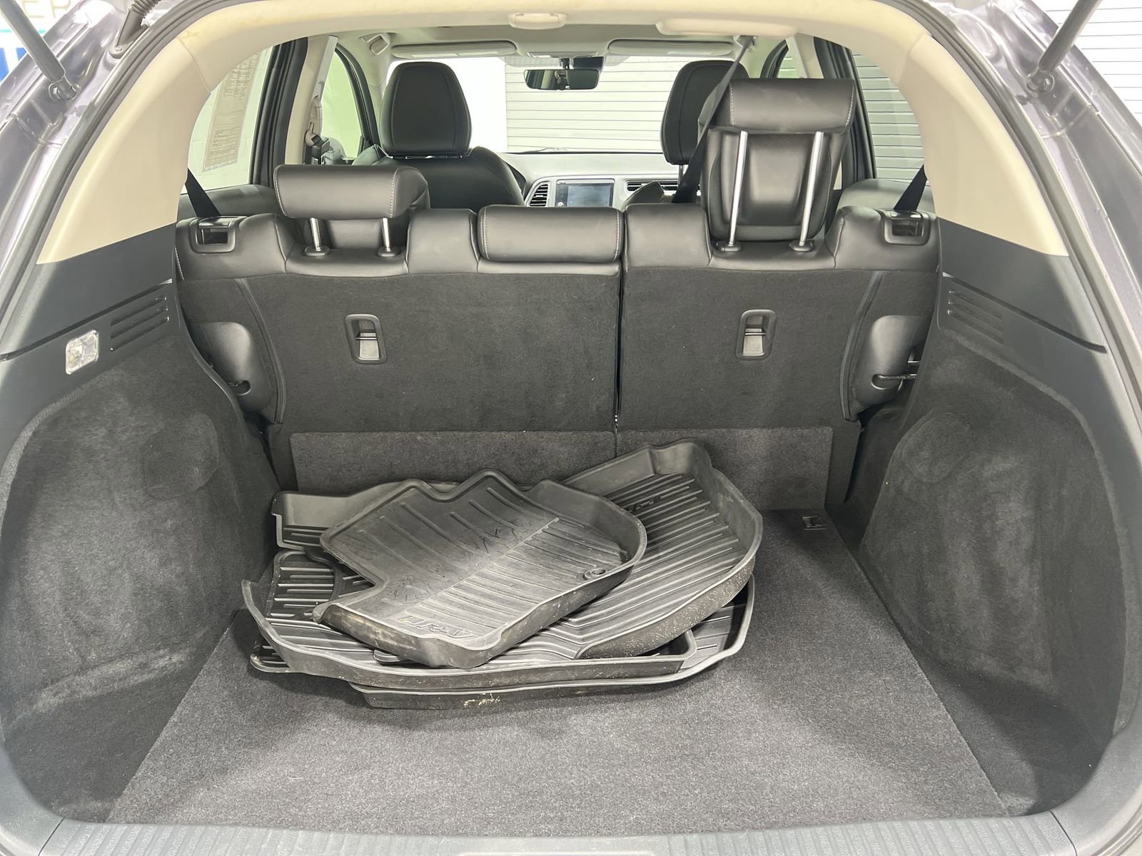 Used 2021 Honda HR-V Touring image 24