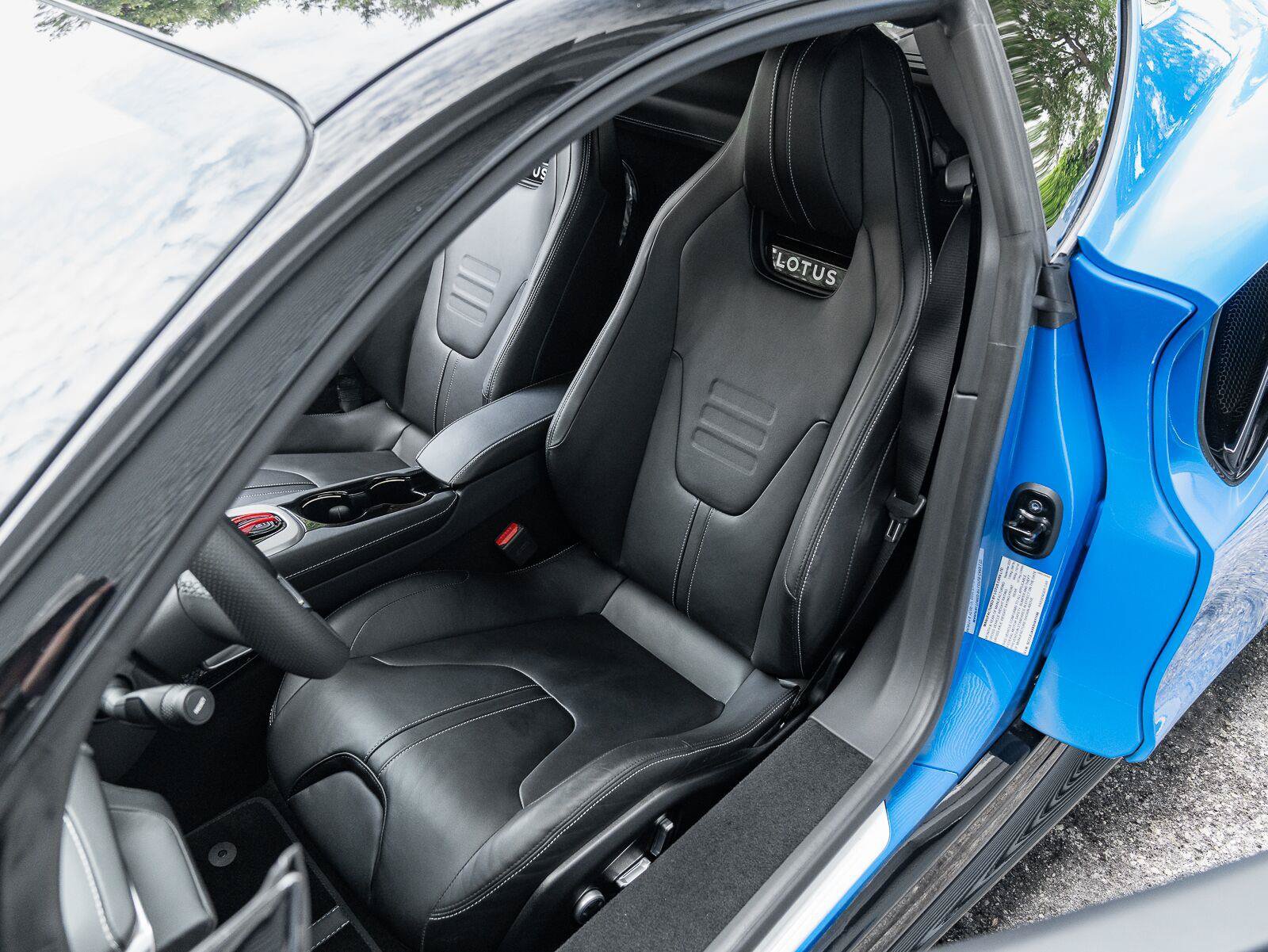 Used 2025 Lotus Emira RWD image 9