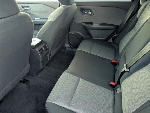 Used 2023 Nissan Rogue SV image 18