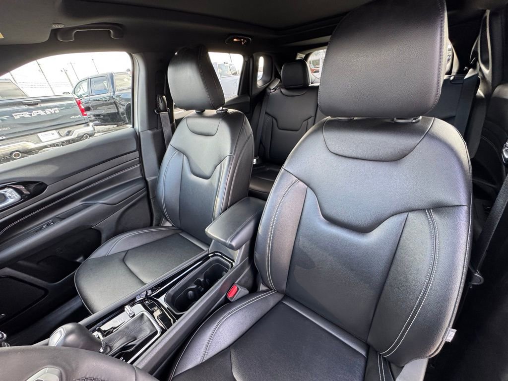 Used 2024 Jeep Compass Limited w/ High Altitude Package image 16