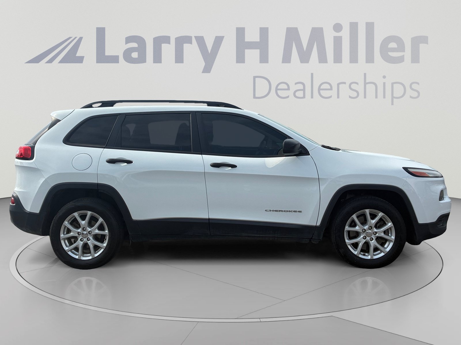 Used 2017 Jeep Cherokee Sport FWD image 6