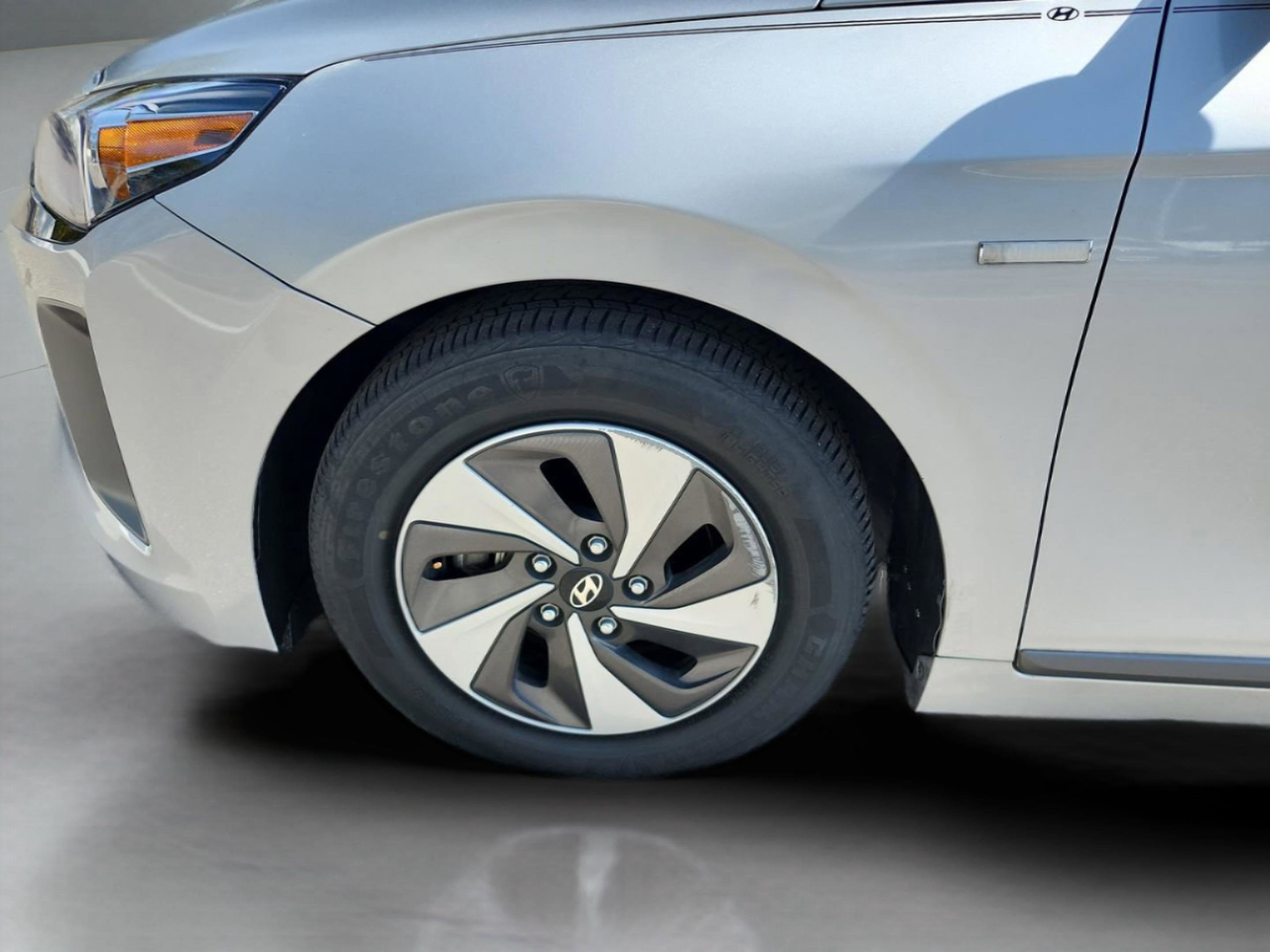 Used 2017 Hyundai Ioniq SEL image 30