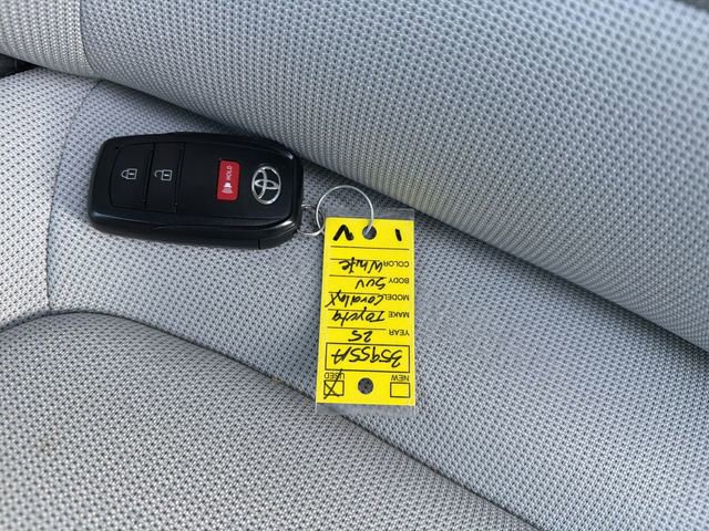 Certified 2025 Toyota Corolla Cross LE w/ Moonroof Package FWD image 34