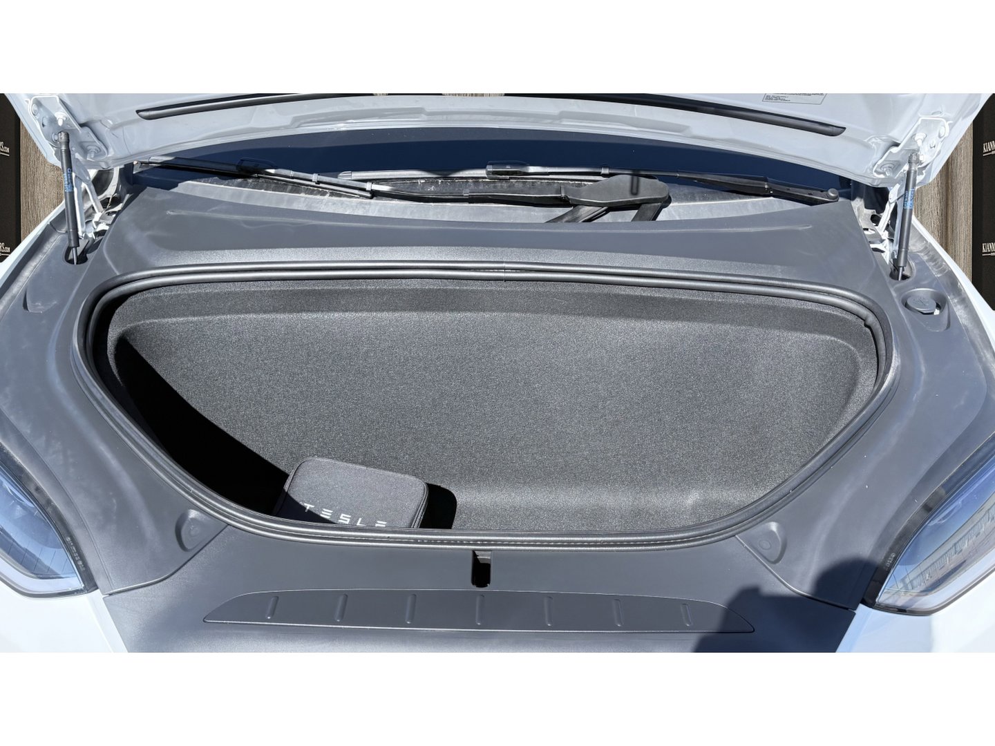 Used 2023 Tesla Model X image 21