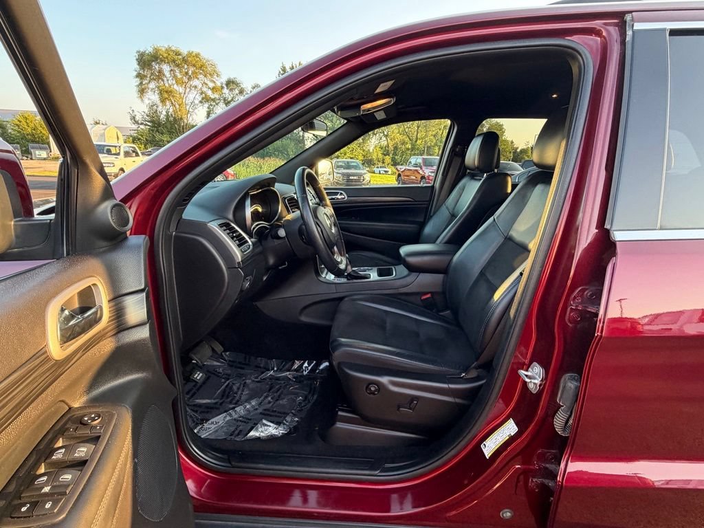 Used 2021 Jeep Grand Cherokee Laredo X AWD/4WD image 13