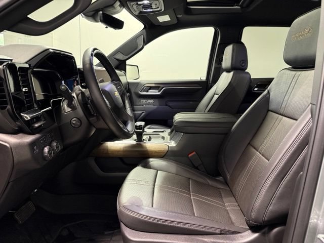 Used 2025 Chevrolet Silverado 1500 High Country AWD/4WD image 13