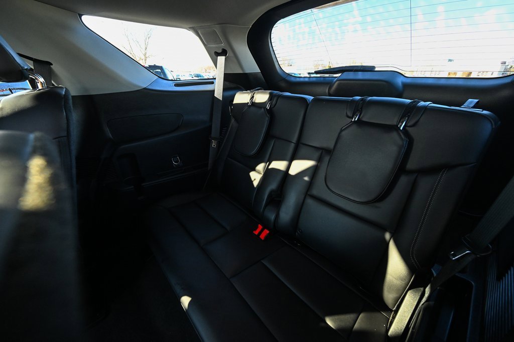 Used 2023 Ford Explorer XLT w/ Equipment Group 202A image 25