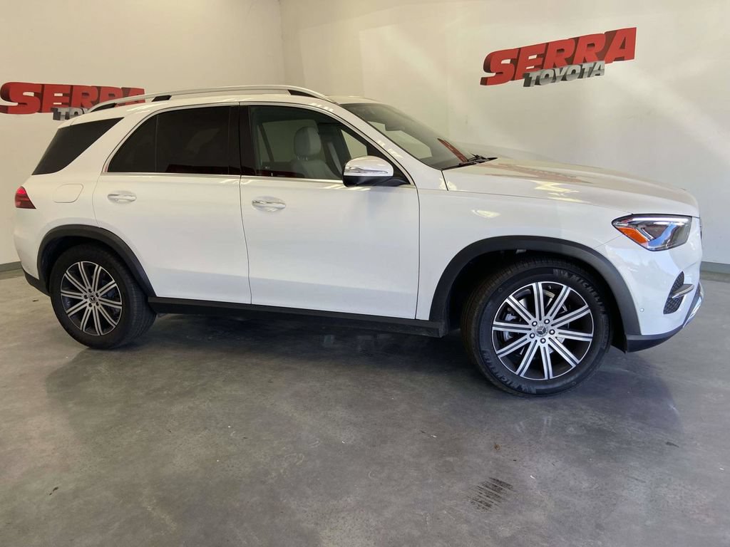 Used 2025 Mercedes-Benz GLE 350 4MATIC image 2