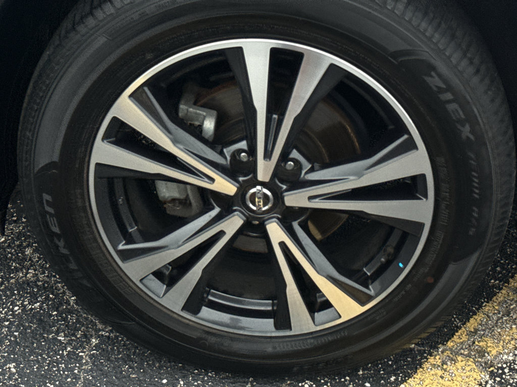 Used 2019 Nissan Rogue SV w/ Premium Package FWD image 9