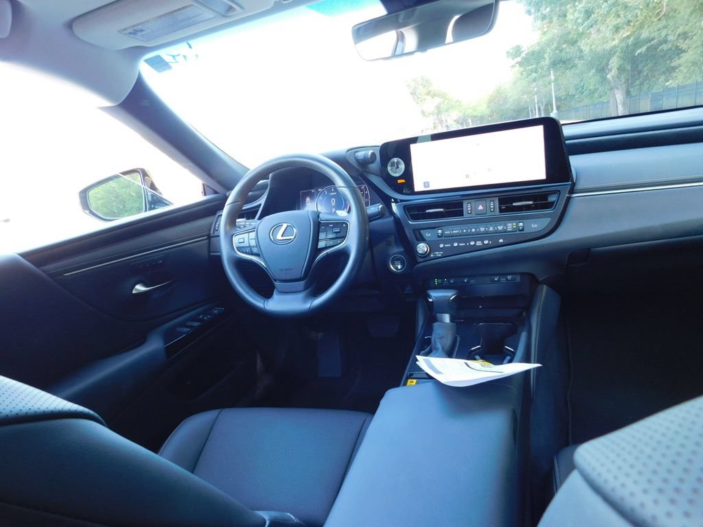 Used 2024 Lexus ES 350 w/ Premium Package FWD image 7