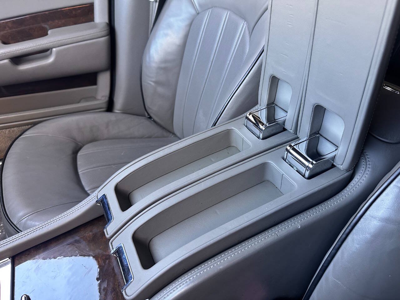 Used 2011 Bentley Mulsanne RWD image 53