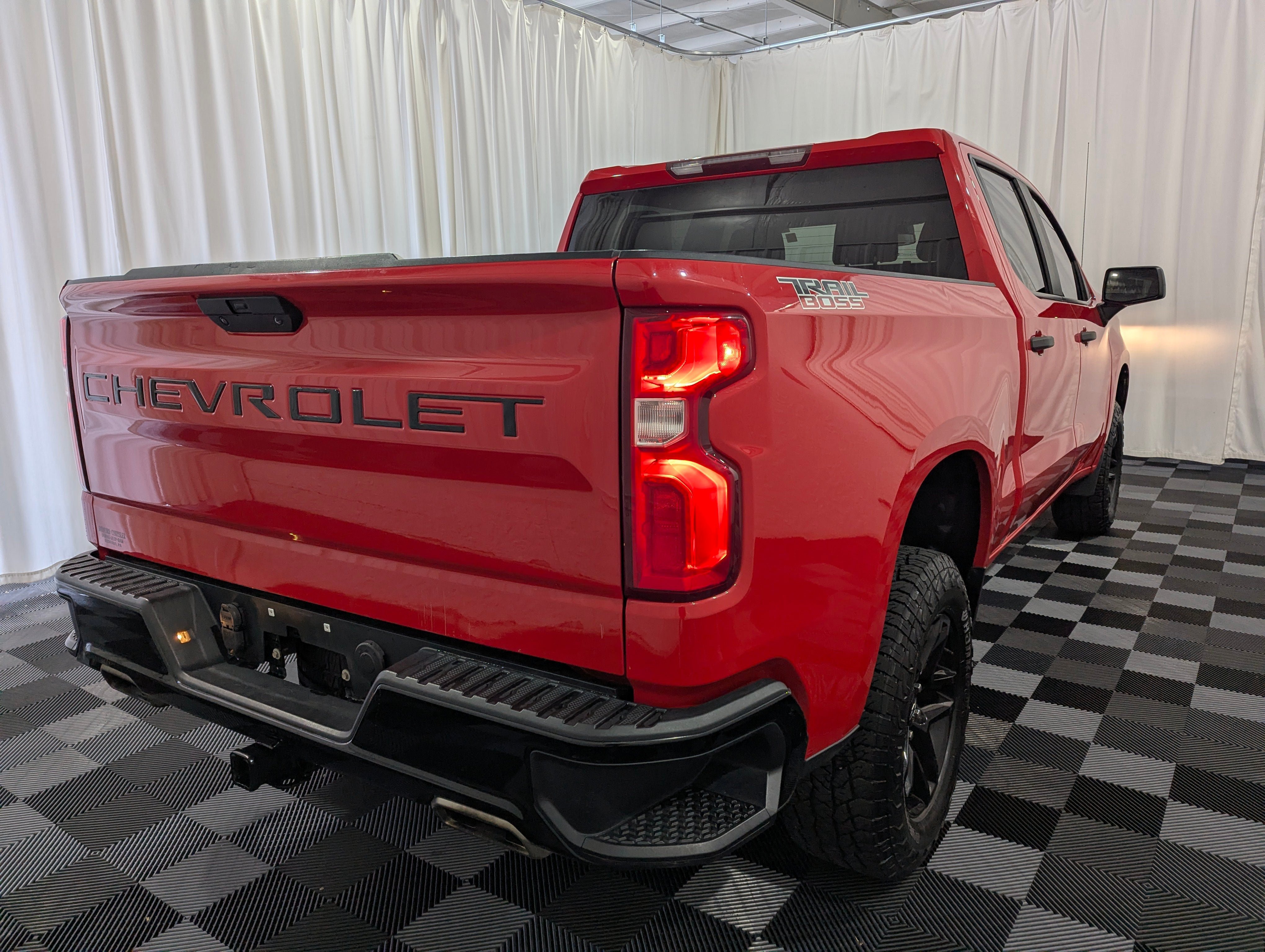 Used 2019 Chevrolet Silverado 1500 Custom Trail Boss w/ Custom Convenience Package AWD/4WD image 8