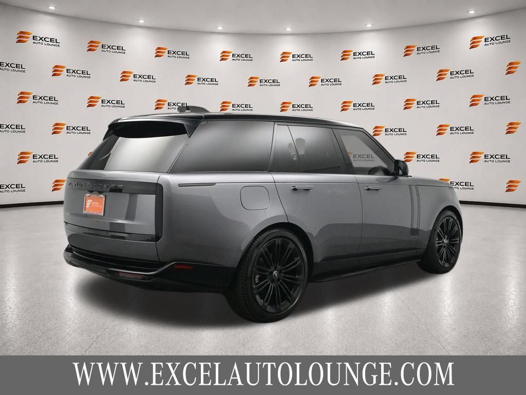 Used 2024 Land Rover Range Rover SE AWD/4WD image 5