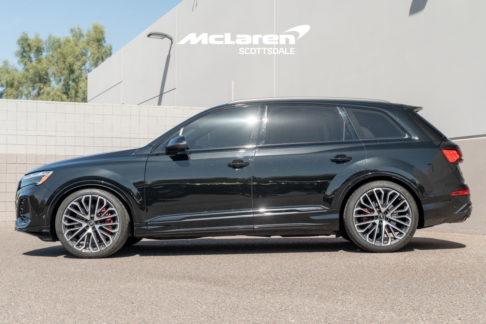 Used 2025 Audi SQ7 Prestige AWD/4WD image 4