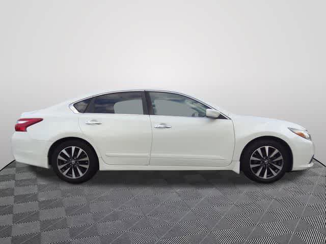 Used 2016 Nissan Altima 2.5 SV FWD image 4