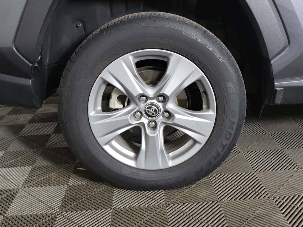 Used 2022 Toyota RAV4 XLE w/ Convenience Package image 22