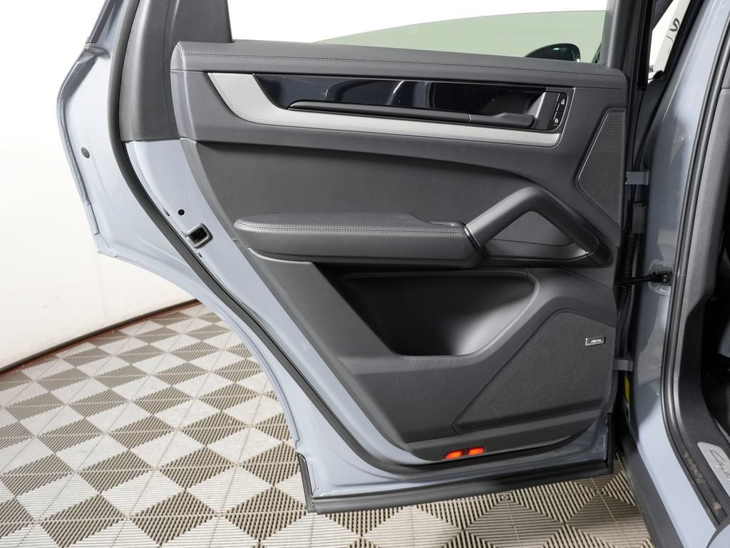 New 2026 Porsche Cayenne S AWD/4WD image 33