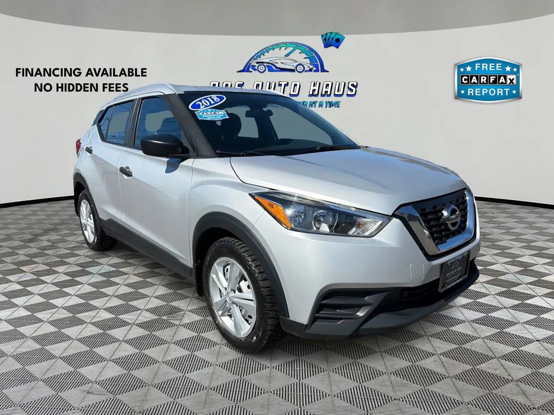 Used 2018 Nissan Kicks S image 1