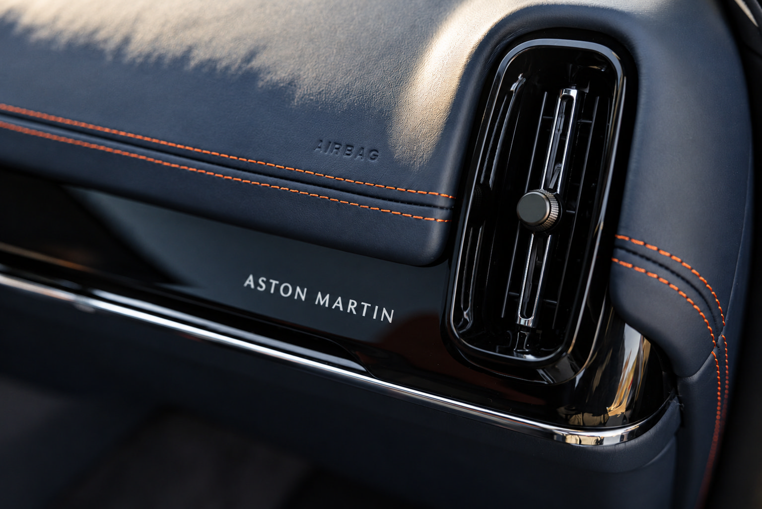 New 2026 Aston Martin DBX S AWD/4WD image 17