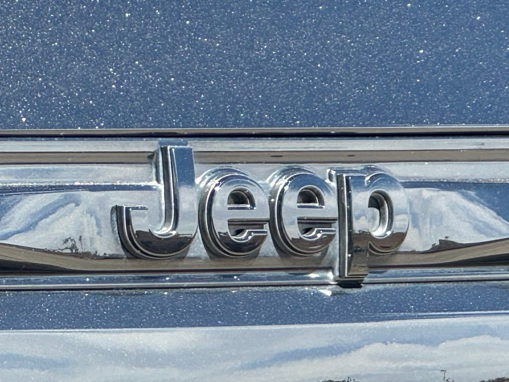 Used 2024 Jeep Grand Cherokee Altitude image 13