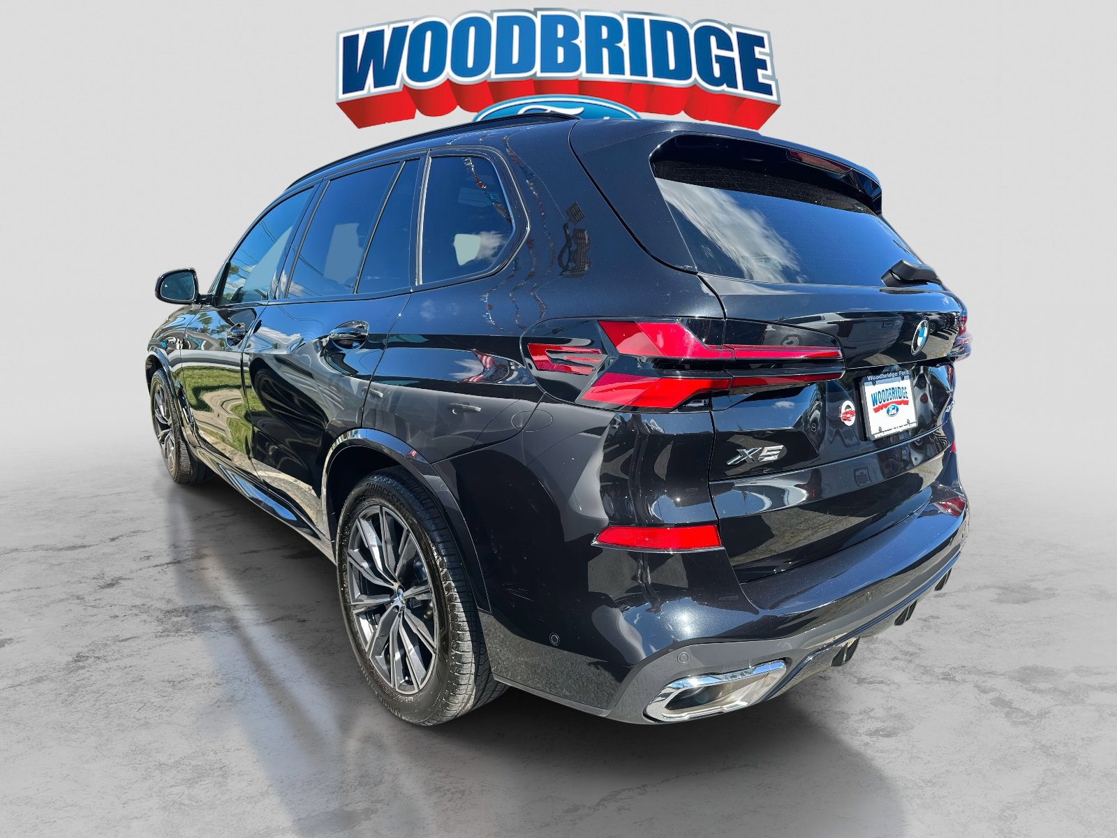 Used 2024 BMW X5 xDrive40i w/ M Sport Package image 5