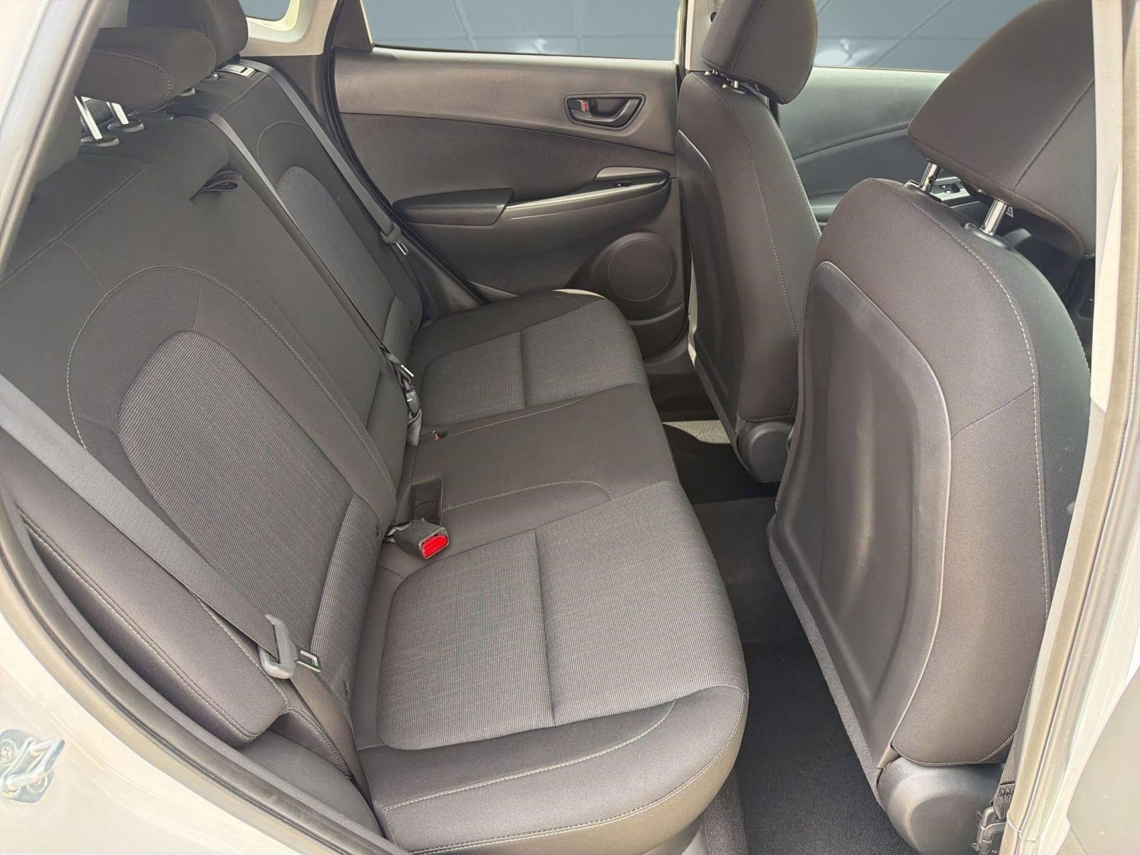 Used 2023 Hyundai Kona SEL AWD/4WD image 28