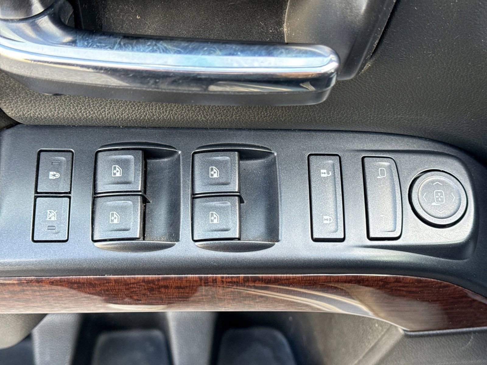 Used 2015 GMC Sierra 1500 SLE w/ SLE Value Package AWD/4WD image 17