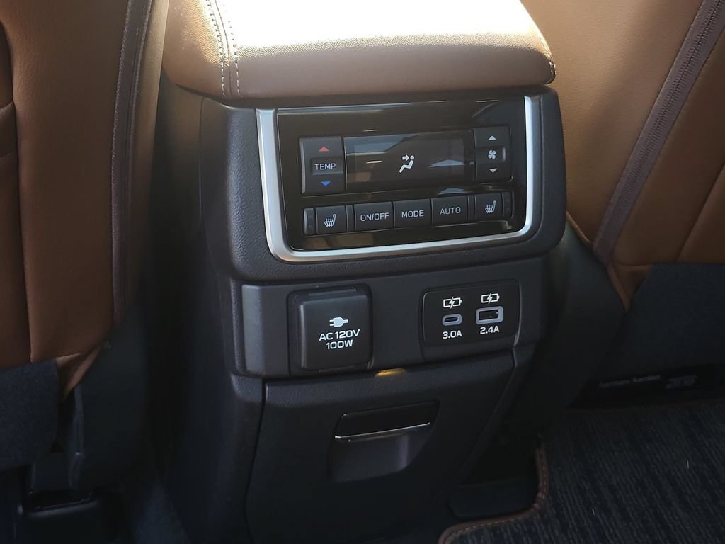 Used 2025 Subaru Ascent Touring AWD/4WD image 17