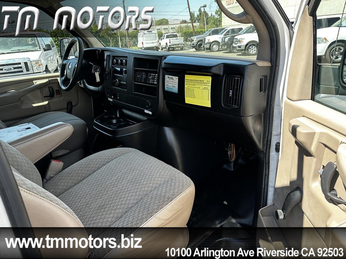 Used 2008 Chevrolet Express 2500 RWD image 11
