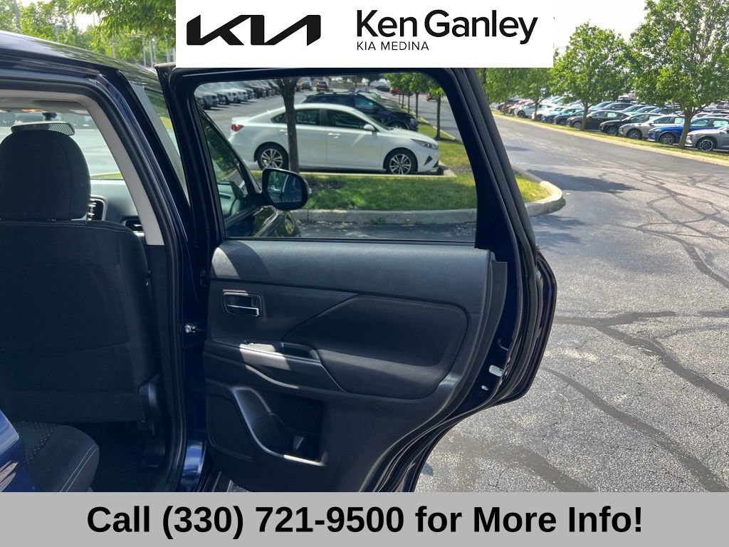 Used 2016 Mitsubishi Outlander SE AWD/4WD image 51