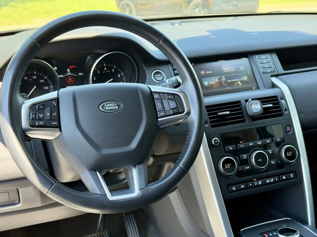 Used 2018 Land Rover Discovery Sport SE AWD/4WD image 11