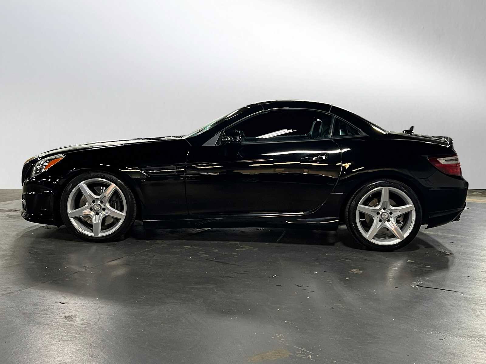 Used 2015 Mercedes-Benz SLK 350 image 6