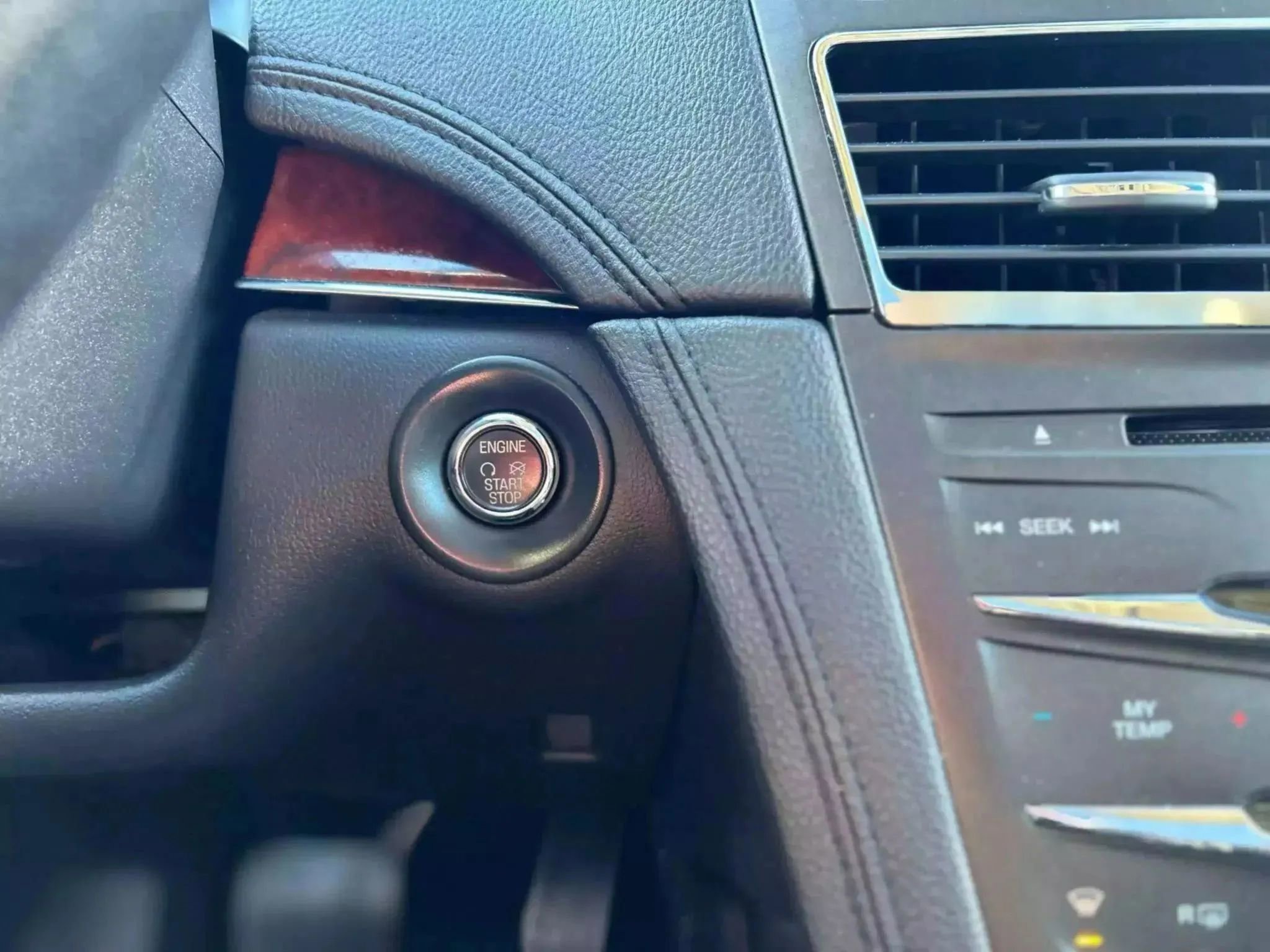 Used 2019 Lincoln MKT AWD image 20