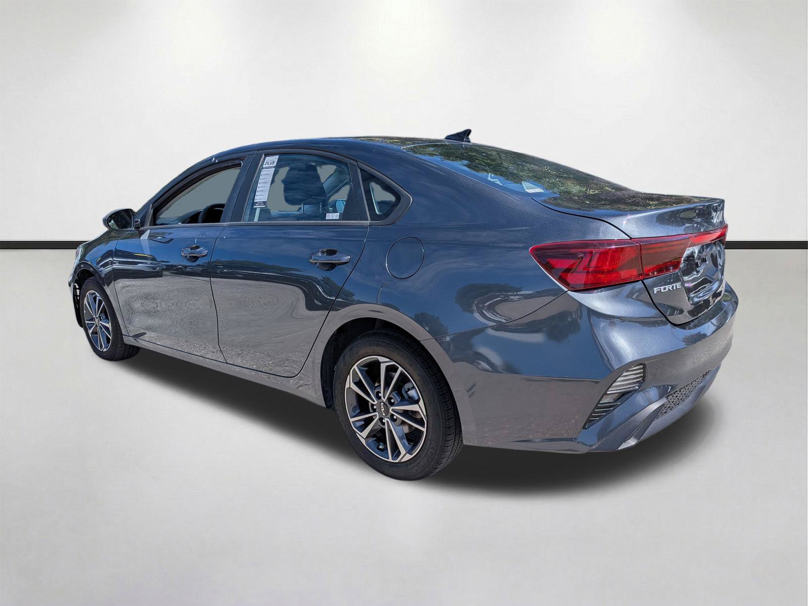 Used 2024 Kia Forte LXS FWD image 6