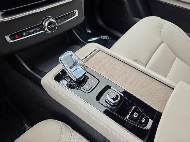 New 2026 Volvo XC90 T8 Plus w/ Protection Package Premier AWD/4WD image 28