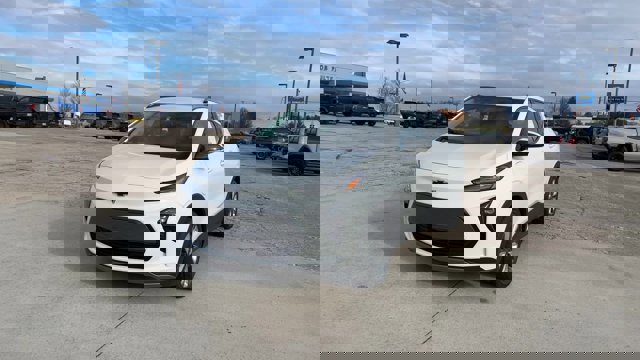 Used 2022 Chevrolet Bolt EUV LT w/ Convenience Package image 4