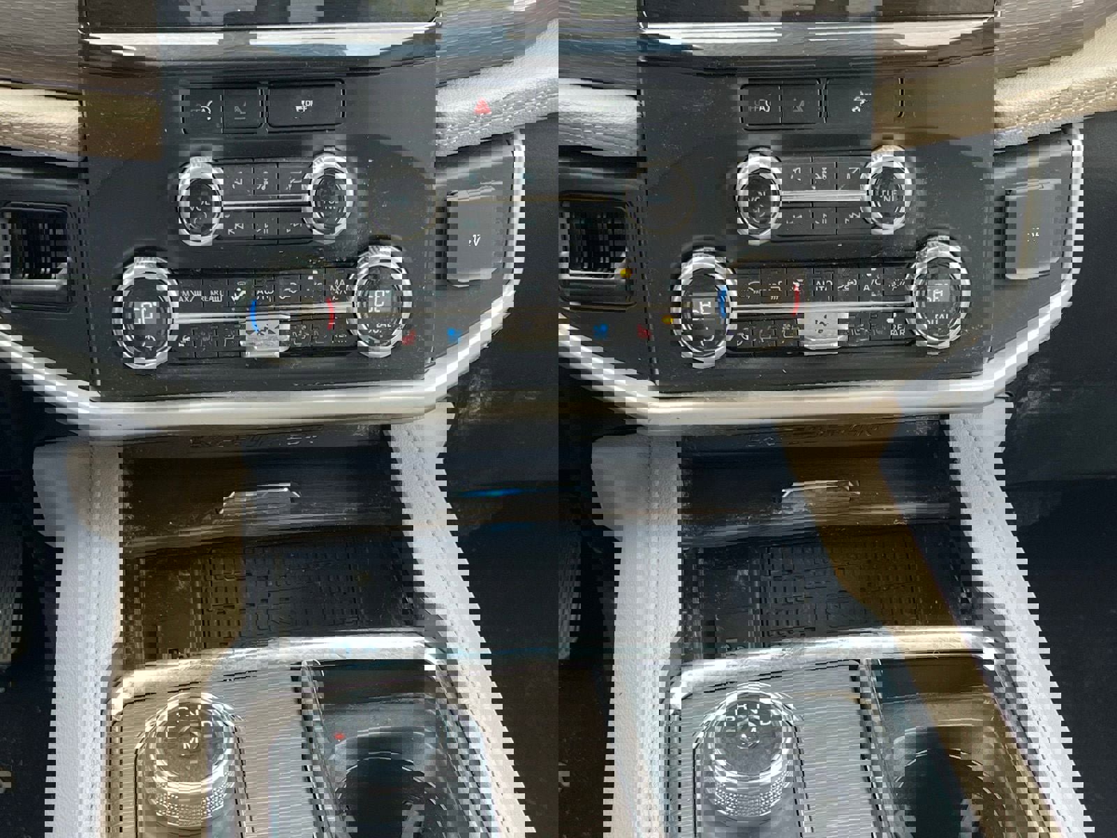 Used 2024 Ford Expedition Limited RWD image 38