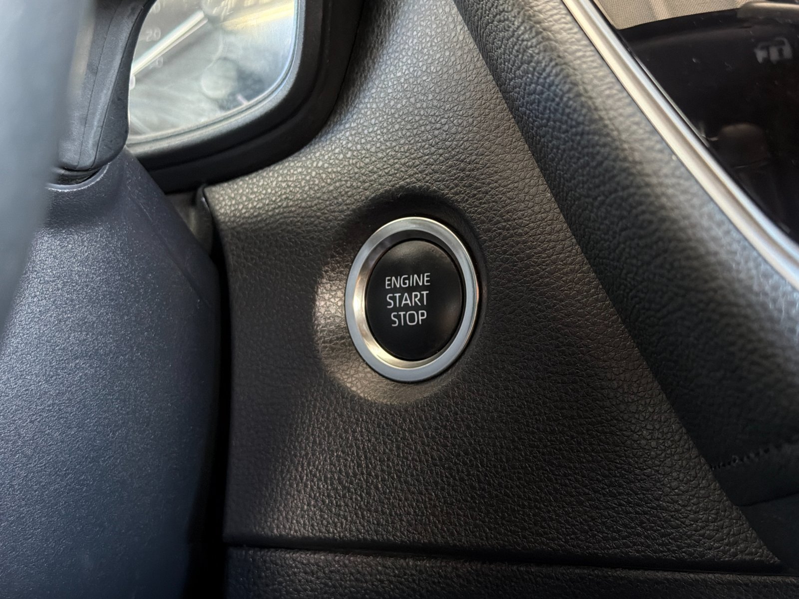 Used 2025 Toyota Corolla SE FWD image 19