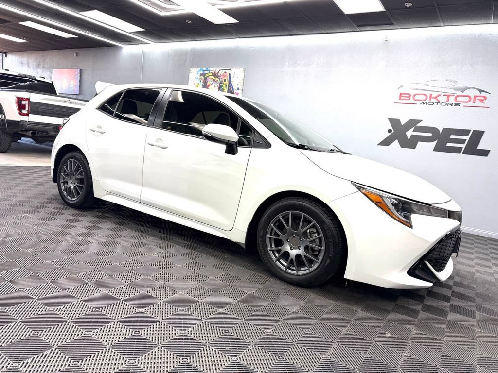 Used 2019 Toyota Corolla XSE FWD image 2