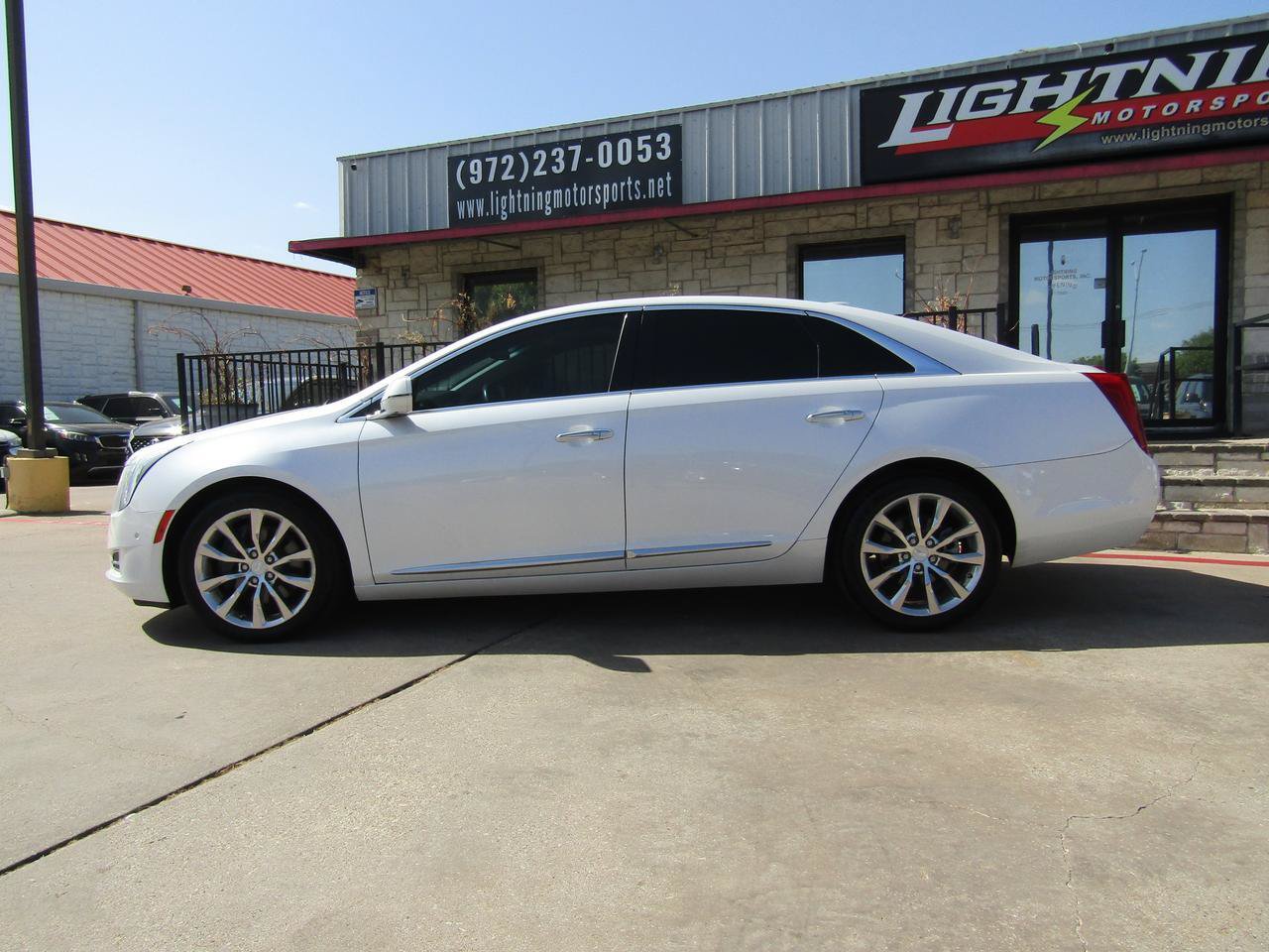 Used 2016 Cadillac XTS Premium FWD image 2