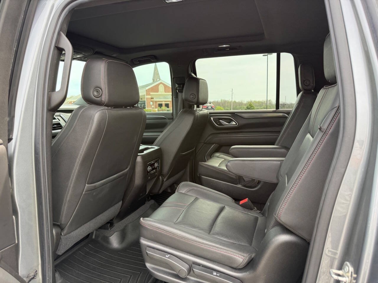 Used 2021 Chevrolet Suburban RST w/ Luxury Package AWD/4WD image 13