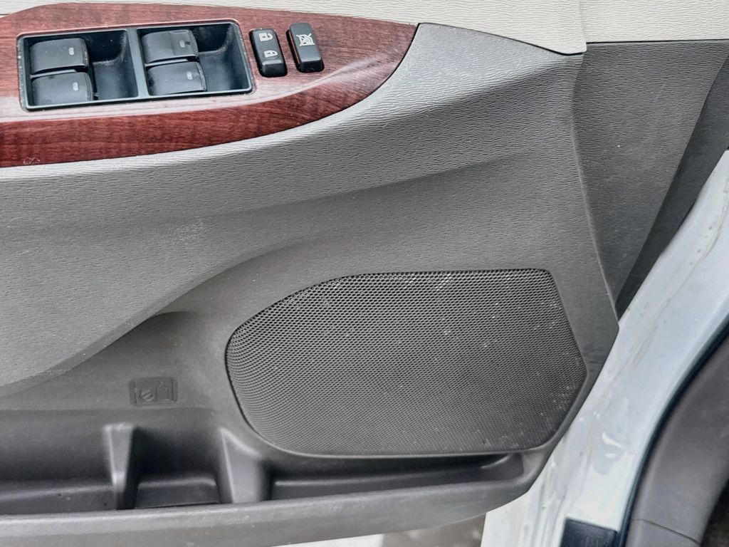 Used 2014 Toyota Sienna XLE FWD image 19