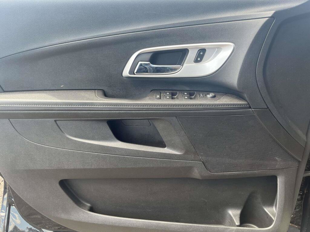 Used 2017 Chevrolet Equinox LT w/ Midnight Edition FWD image 26