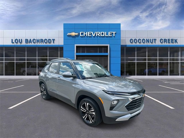 Used 2024 Chevrolet TrailBlazer LT w/ Driver Confidence Package image 2