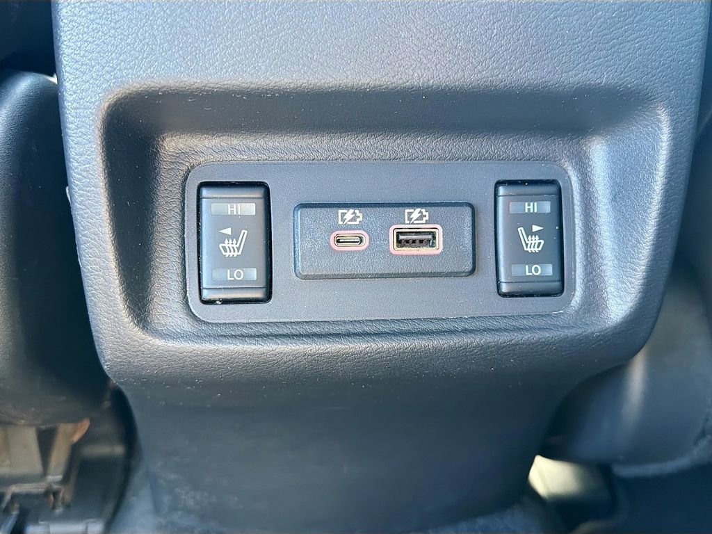 Used 2023 Nissan Maxima Platinum w/ Sport Mat Group FWD image 26